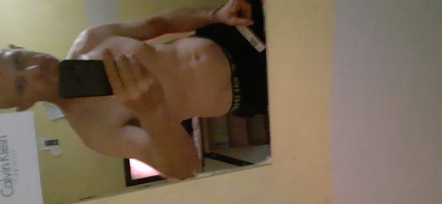 jus matty no shirt