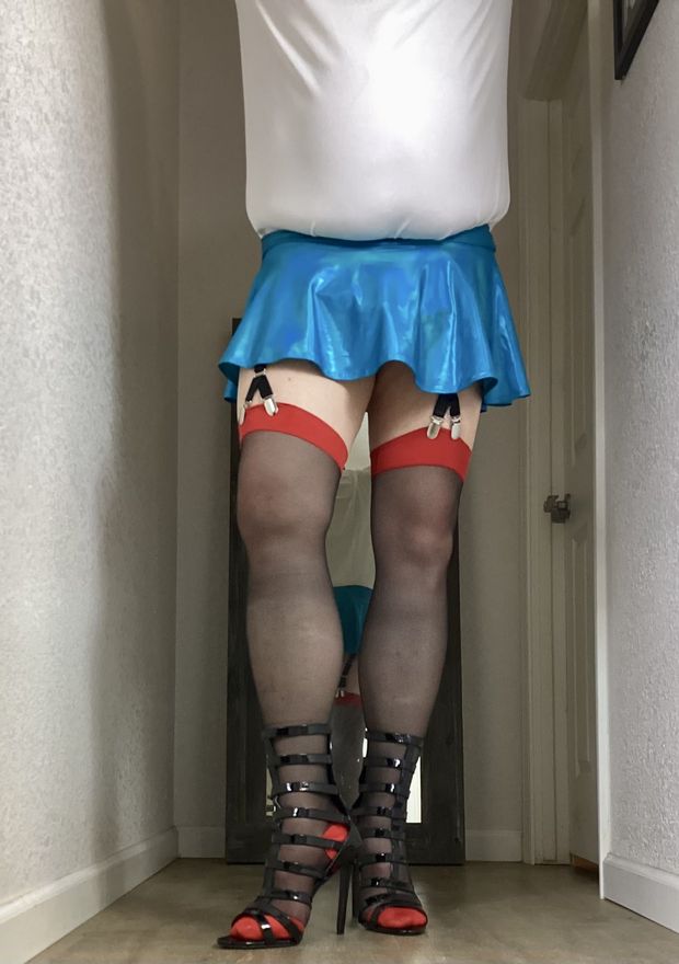 This sissy loves to dress up