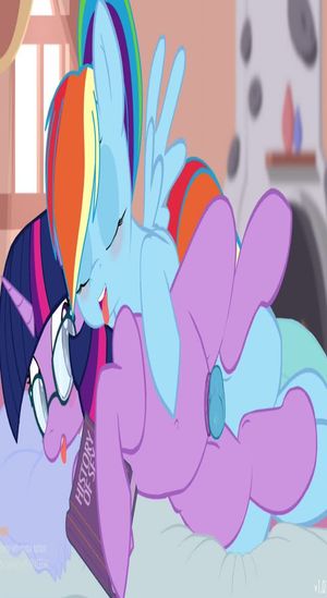 Twilight gets dominated by Rainbowdash