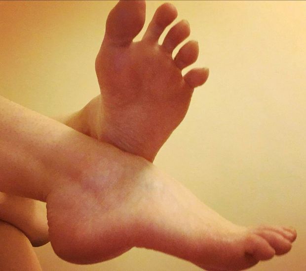 feet