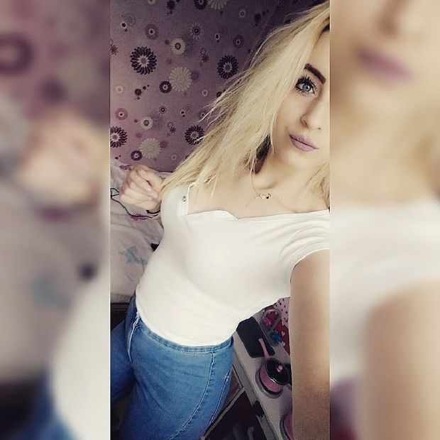 Nice cleavage by Paulina