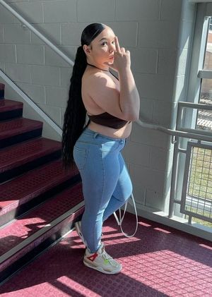 Her middle finger is really an invatation.