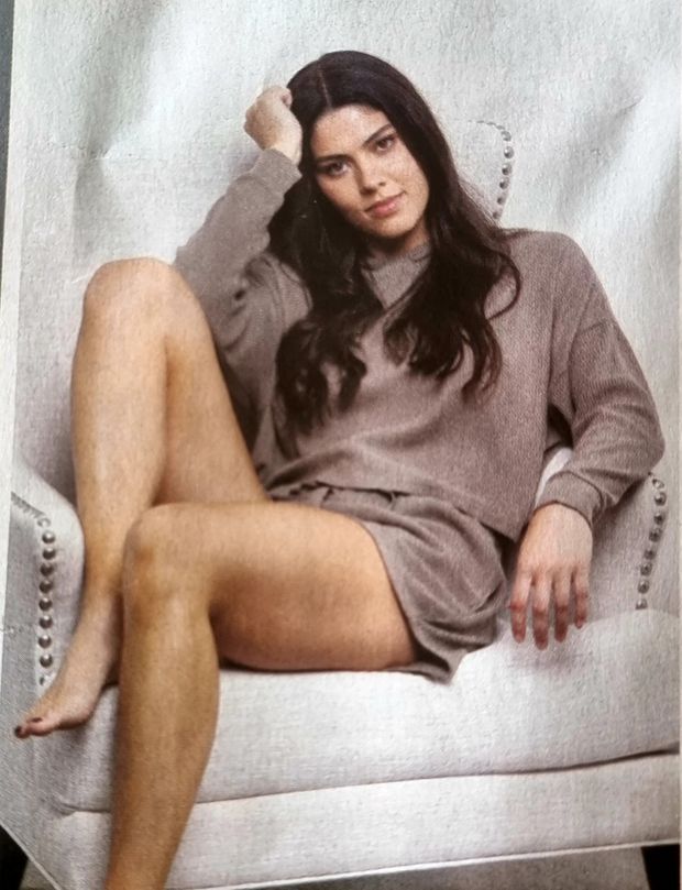 Kiwi model in brief clothing