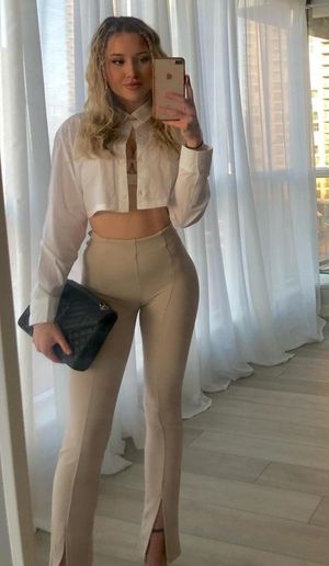 Claire mirror selfie tight pants