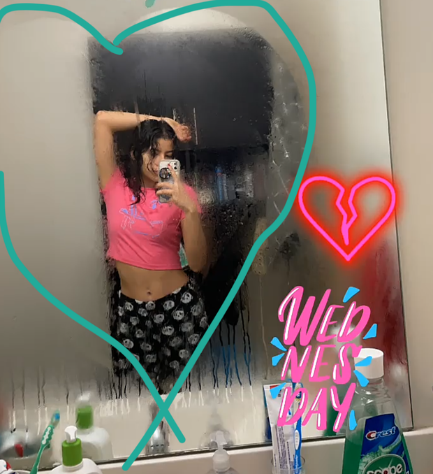 Petite latina