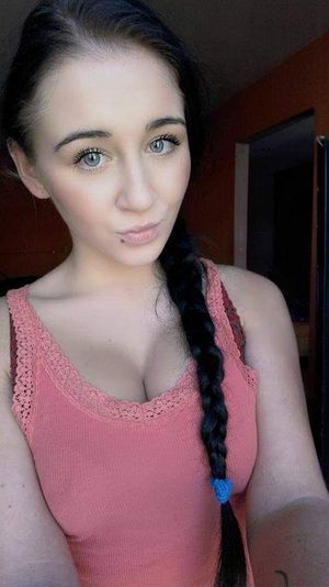 Selfie of the busty 27-year-old Sandra