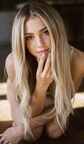 She was so engrossed in sucking this stranger's cock that she didn't notice he turned on the camera and filmed her