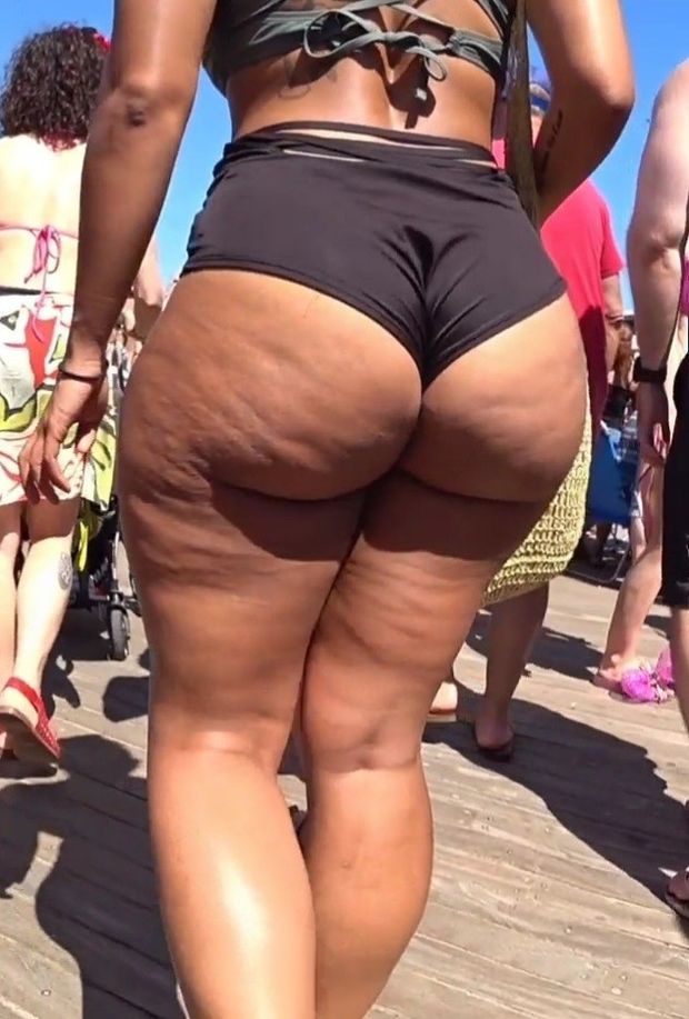 NICE CANDID ASS
