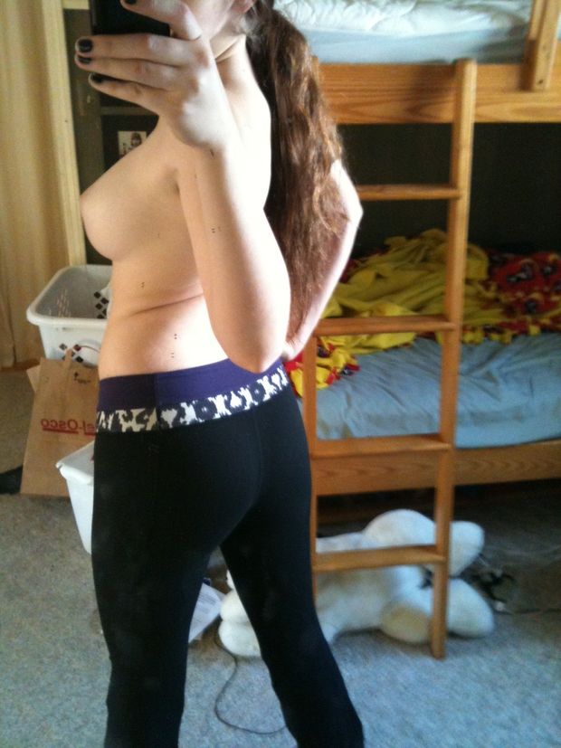 yogapantsappreciation: Yoga Pants and Tits 005