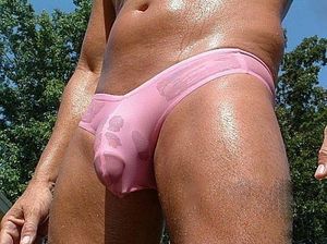 Hot day in pink panties