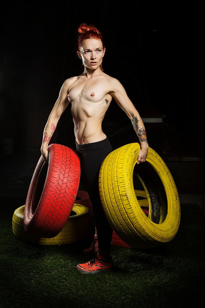 beldades fazendo ginastica pelada