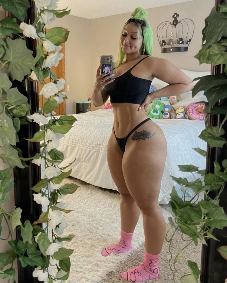 Thick thighs