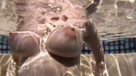 Bouncing boobs underwater