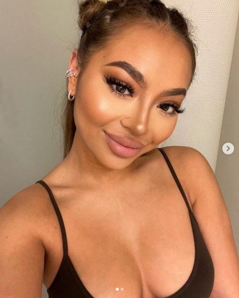 Sexy Instagram Babe Liza