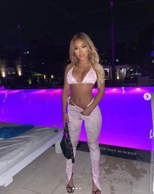 Sexy Instagram Babe Liza