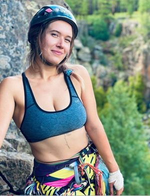 Nipple pokies in sports bra climbing babe