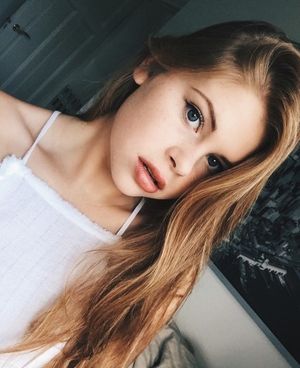 Cute Face, Full Lips