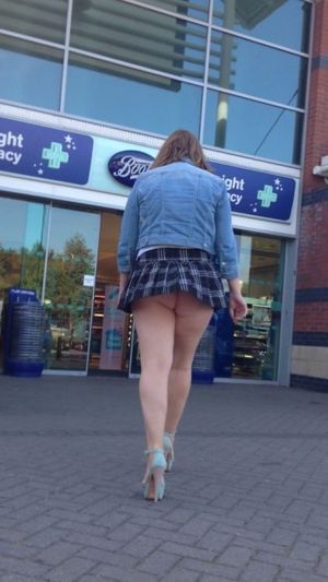 Mature mini skirt no pantie without pantie