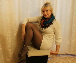 Stunning mature with legs for days