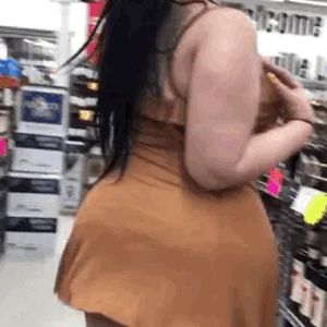 Thick ass booty in public