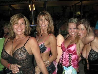 Big cleavage mature