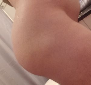 Any black men wanna cum in this white booty?