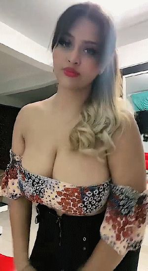 Greeicy Mariana with nice tits