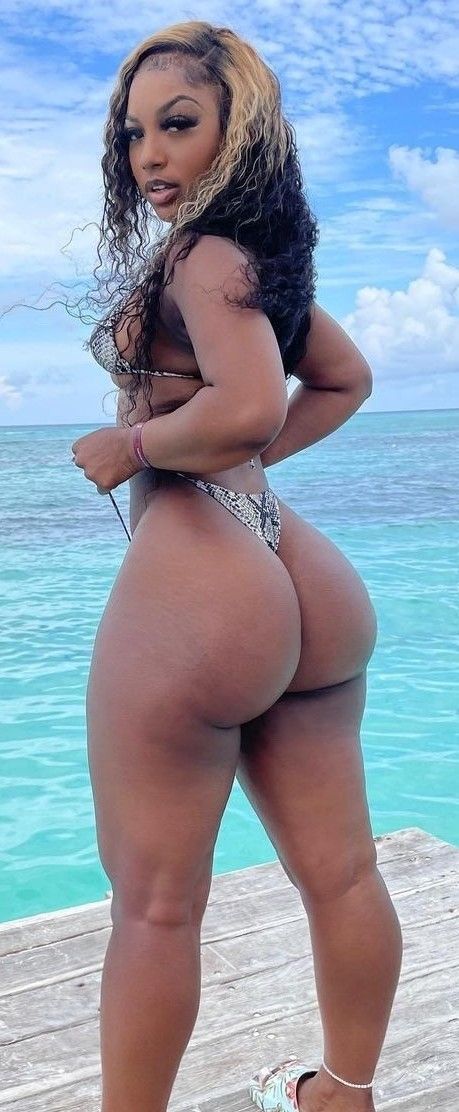 TROPICAL GODDESS