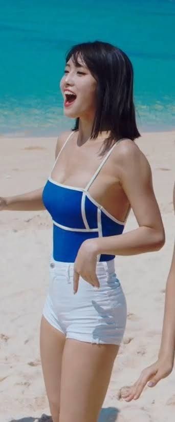 Momo fuckme