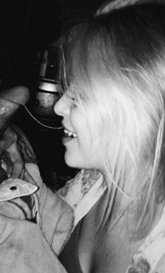 Amateur blond having a good time giving head