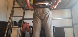 Whore concomber anal insertion