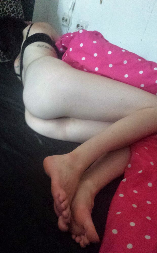 wanna cum on sleeping feet ?