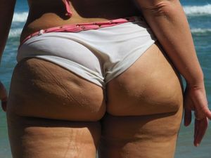 SHE CLEARS HER PLATE!