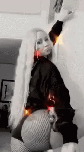 Iggy Twerking