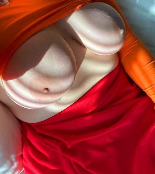 Velma's got some titties