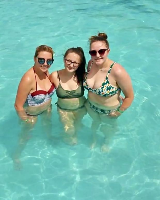 WIFEY ON LEFT
