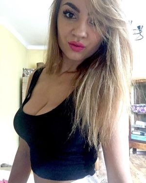 Busty Viki wants to suck cock