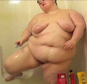 Oh YUM! I could shower with her everyday!