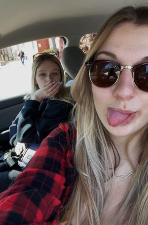 Keyra & friend tongue in car