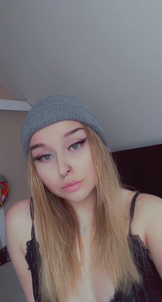 Cuty busty teen