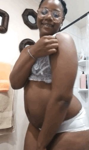 Naejaexxx’s small tities