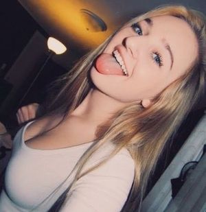 Would love to cum on that face