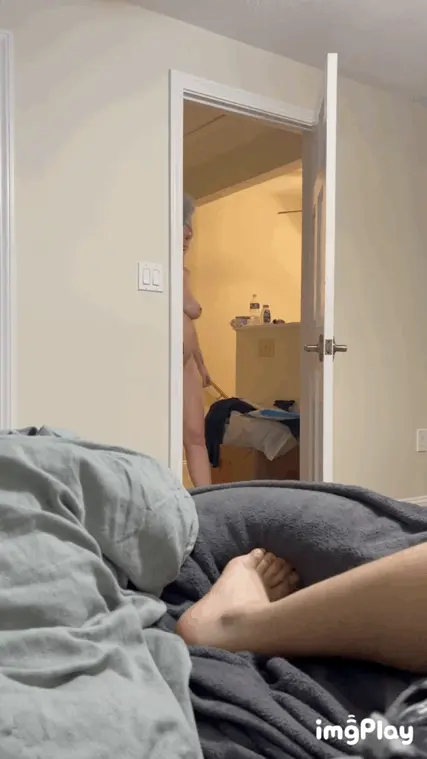Hidden Cam Pregnant GF coming out of shower