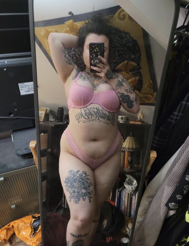 Selfie in pink