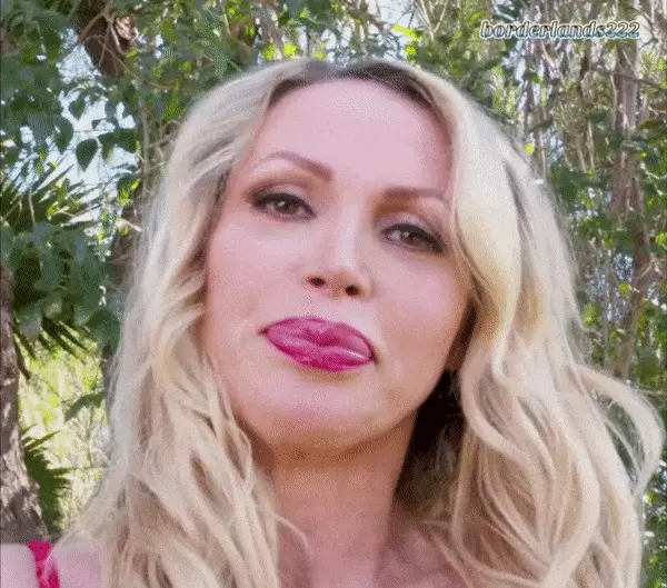 Nikki Benz smiling