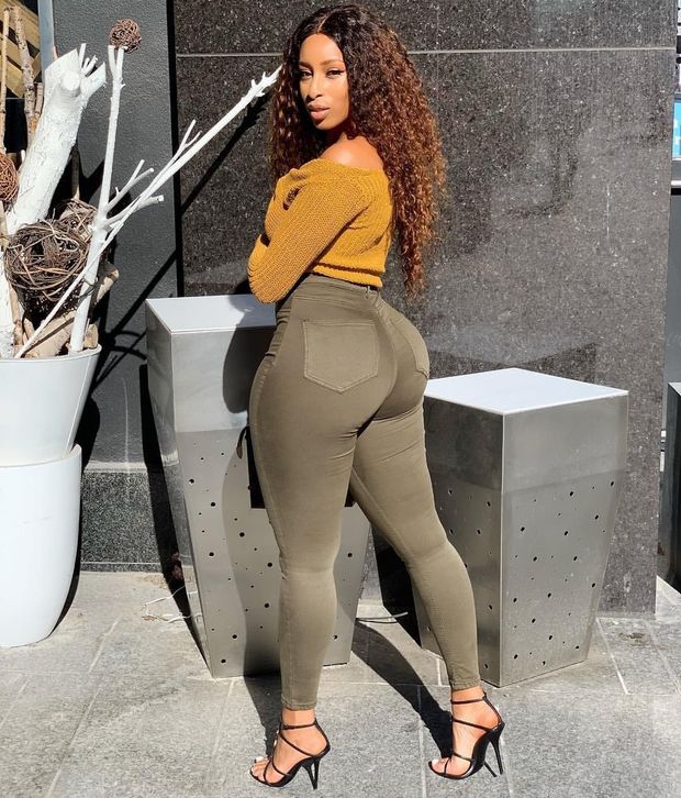 Ass in Jeans 16
