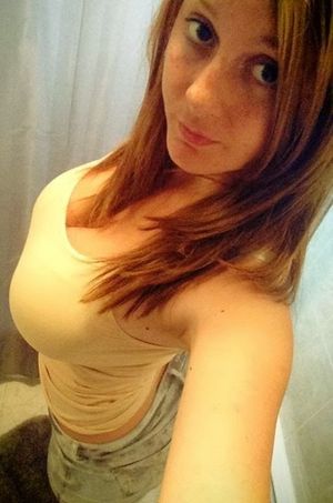 Big Early Developed Tits JB Teen Selfie Cleavage