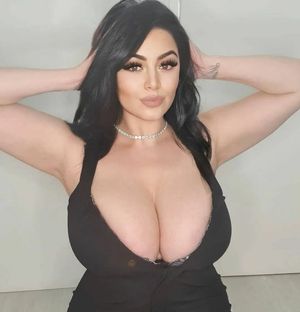 Big breast cleavage