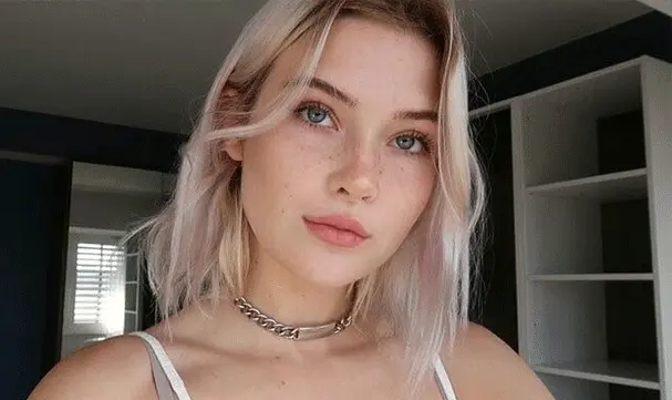 Standing at the door, she watched her boyfriend fuck her own sister. She was stunned. But the sight turned her on.