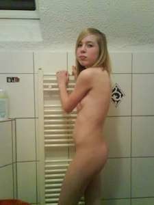 Suck and cum on that belly